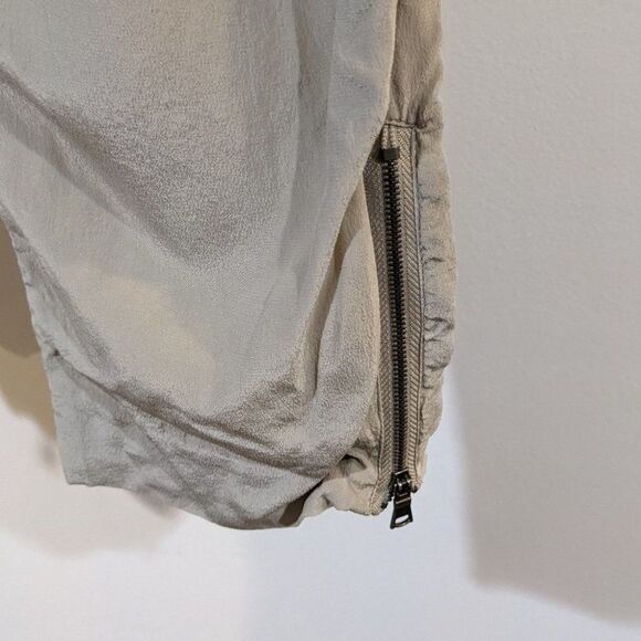 Club Monaco | Silk Pleated Trousers - Picture 7 of 8